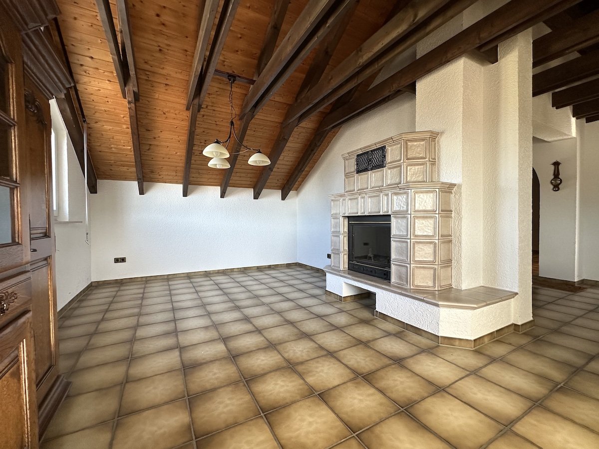 Foto Gem�tliche 3 Zimmer Dachgeschoss Wohnung mit Kamin