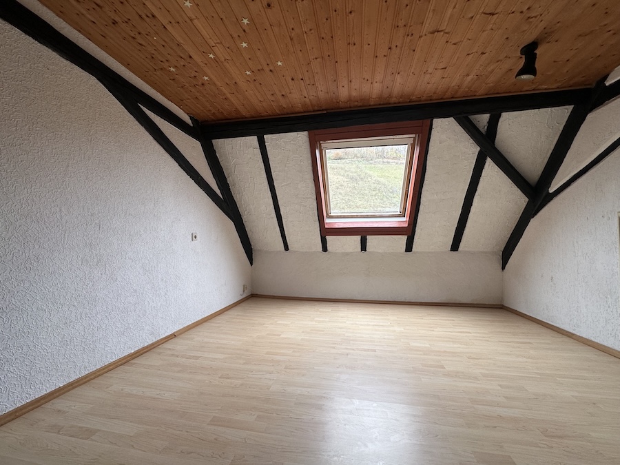 Schalfzimmer Dachgeschoss Zweifamilienhaus Manubach