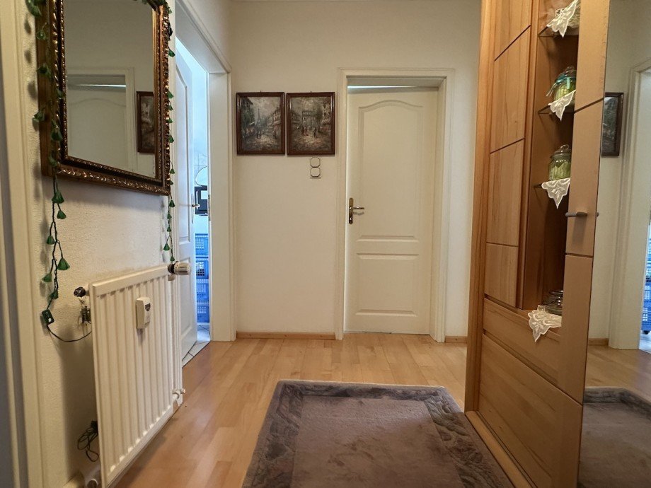 Flur EG Mehrfamilienhaus R�sselsheim