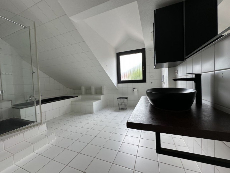 Badezimmer Dachgeschosswohnung R�sselsheim