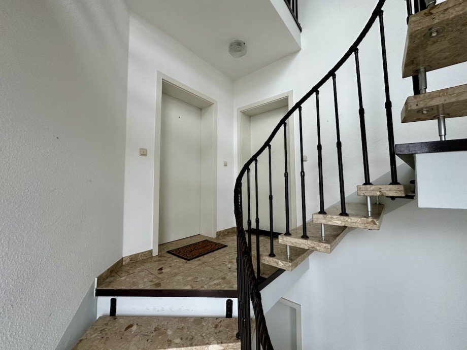 Treppenhaus Etagenwohnung Bischofsheim