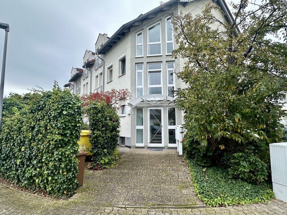 Stra�enansicht Etagenwohnung Bischofsheim