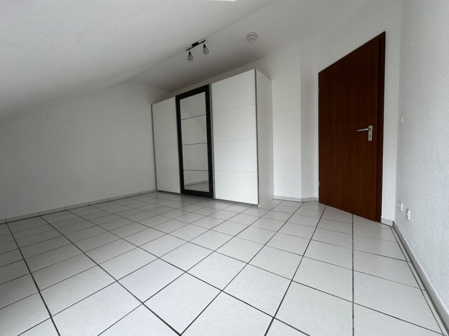 Kinderzimmer 1 Dachgeschosswohnung R�sselsheim