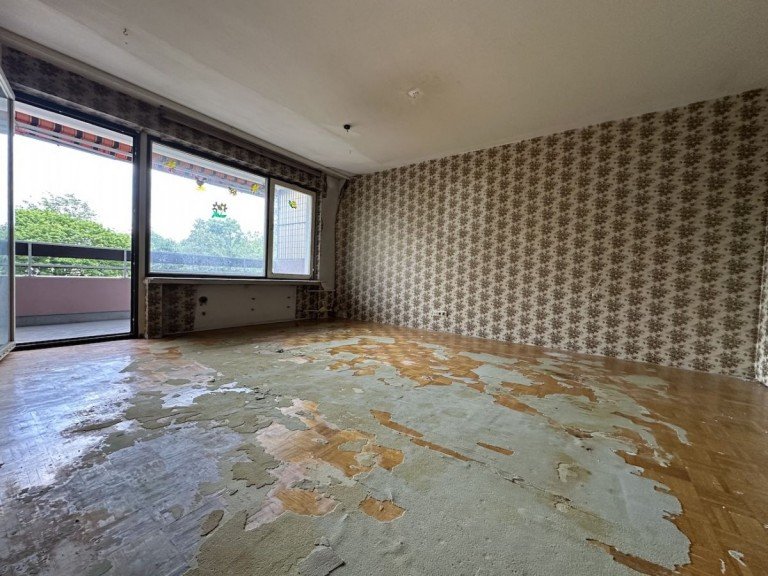 Wohnzimmer Bischofsheim Etagenwohnung Attraktive 2-Zimmer-wohnung mit Balkon und gro�em Gestaltungspotenzial in Bischofsheim