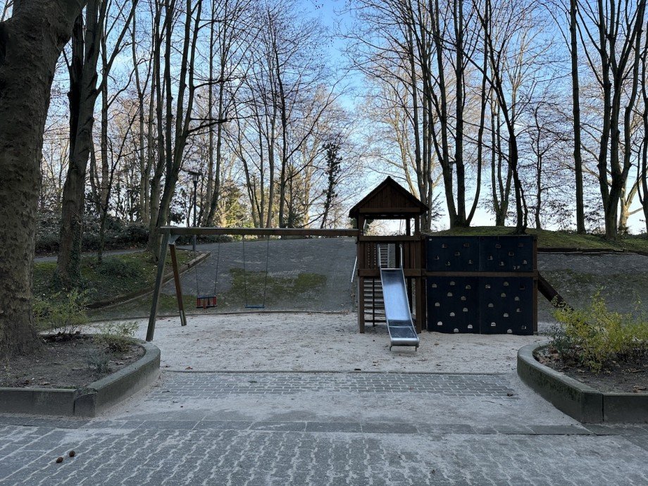 Spielplatz Wohnung Wiesbaden-Biebrich