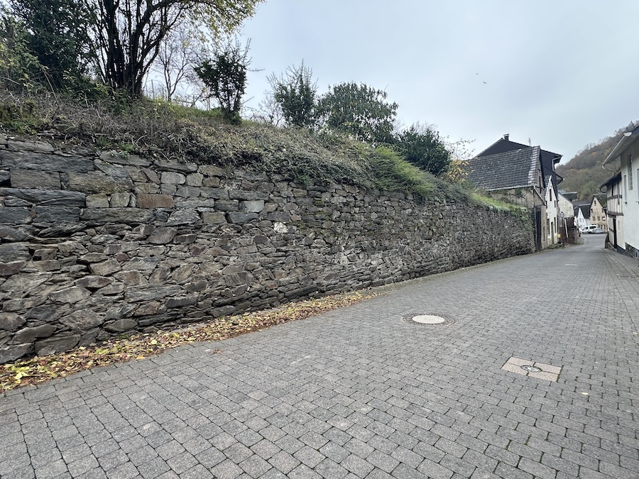 Stra�e in Manubach Zweifamilienhaus Manubach