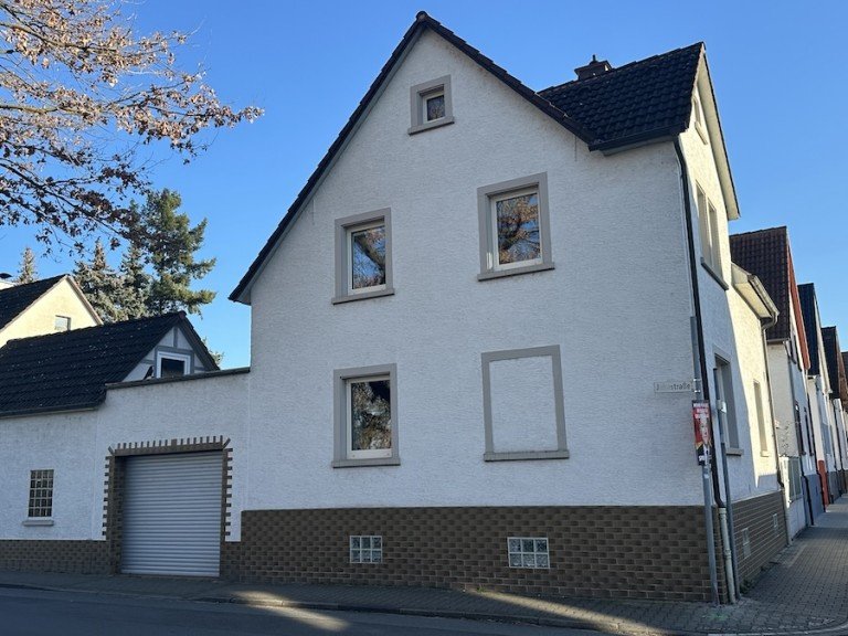 Au�enansicht Nauheim Einfamilienhaus **VERKAUFT**Gepflegtes Einfamilienhaus am idyllischen Schwarzbach in Nauheim
