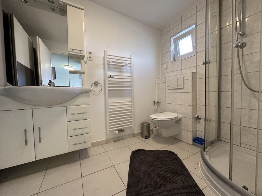 Badezimmer Einliegerwohnung Mehrfamilienhaus R�sselsheim