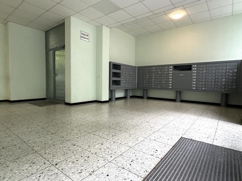 Hauseingang Etagenwohnung Mainz