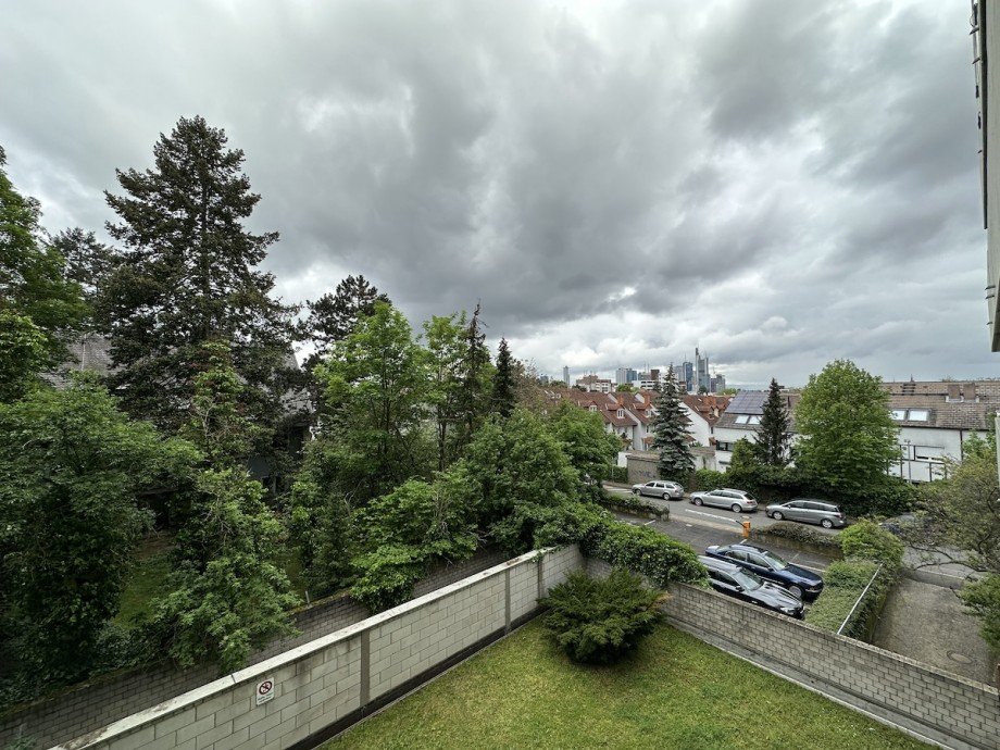 Balkon Ausblick Etagenwohnung Frankfurt-Sachsenhausen