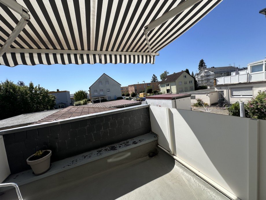 Balkon Mehrfamilienhaus R�sselsheim