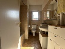 Badezimmer Ein Zuhause mit vielen M�glichkeiten-Charmantes 1-2 Familienhaus & Baugrundst�ck in Bischofsheim