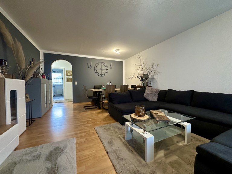 Wohnzimmer Bischofsheim Etagenwohnung Elegante 2- Zimmer Wohnung mit Wohlf�hlfaktor in Top-Lage von B�ttelborn