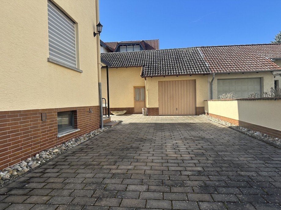 Einfahrt Garage Haus Riedstadt